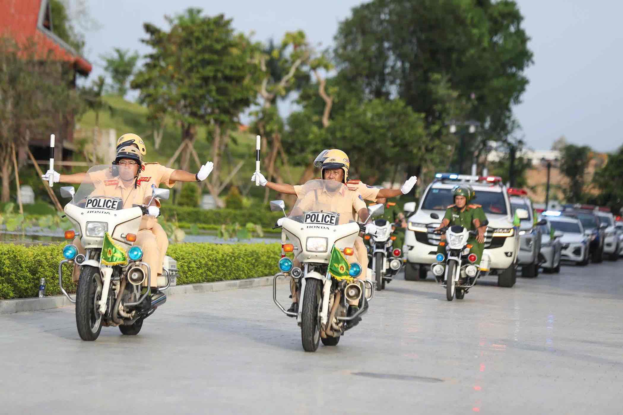 Dong Nai Police launched a campaign to handle young people and students violating traffic laws on June 19. Photo: HAC