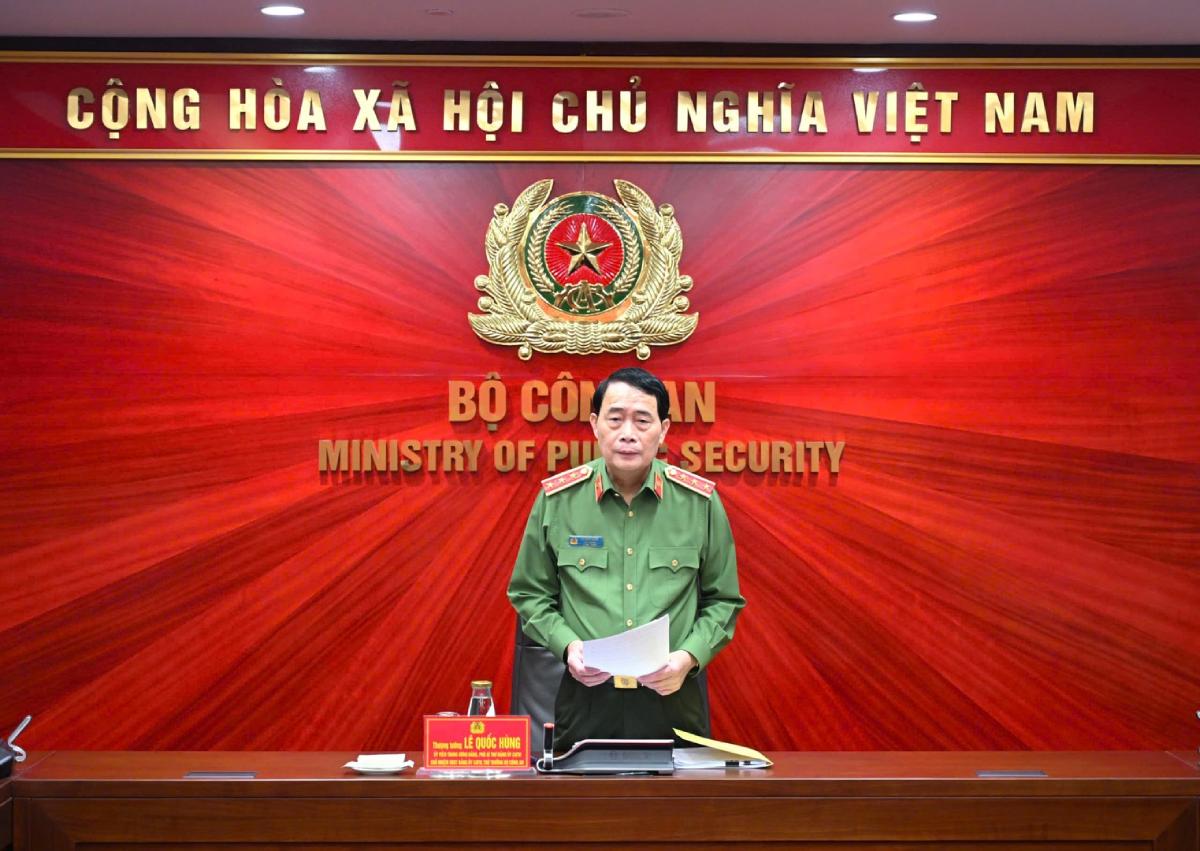 Senior Lieutenant General Le Quoc Hung - Member of the Party Central Committee, Deputy Minister of Public Security Le Quoc Hung delivered the concluding remarks of the Meeting. Photo: Ministry of Public Security