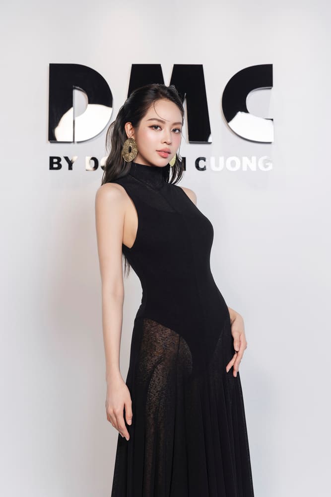 Hoa hậu Thanh Thủy Ảnh: Kiếng Cận