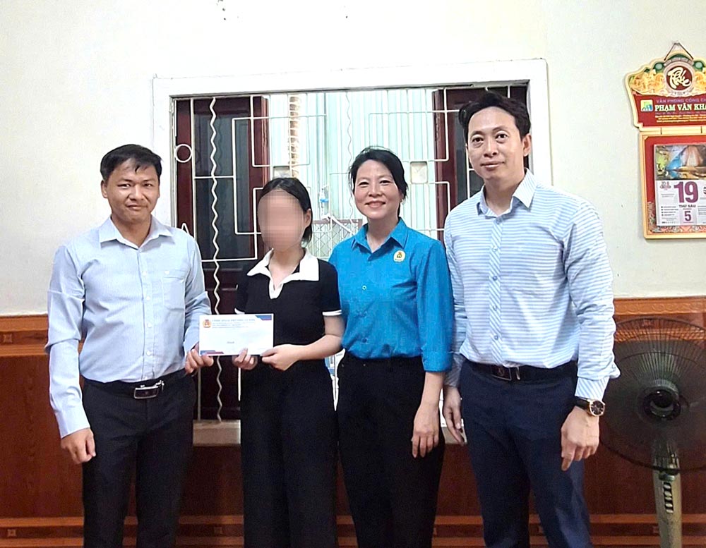 An Khe Ward Trade Union provides support for nurturing orphans in particularly difficult circumstances in the area. Photo: Da Nang Trade Union