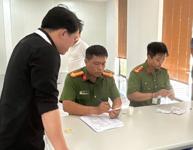 Drug testing for workers at enterprises. Photo: DVCC
