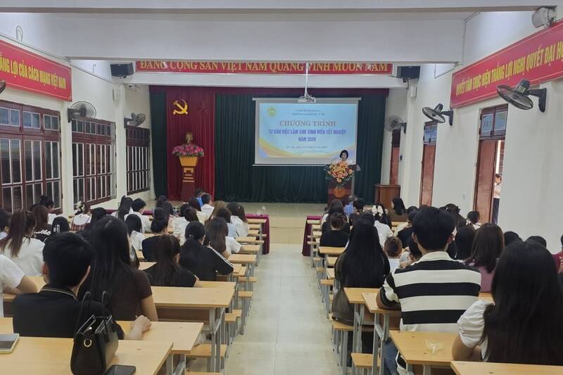Job counseling program for new graduates in 2026 of Son La Medical College. Photo: Son La Medical College