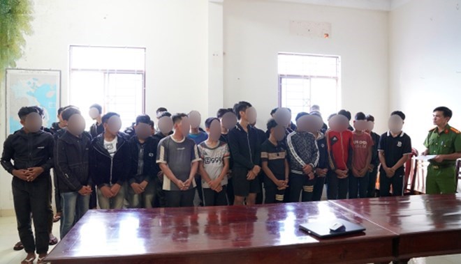 Cơ quan Công an triệu tập hàng chục đối tượng và đã khởi tố 17 bị can liên quan vụ việc gây rối trật tự. Ảnh: Công an