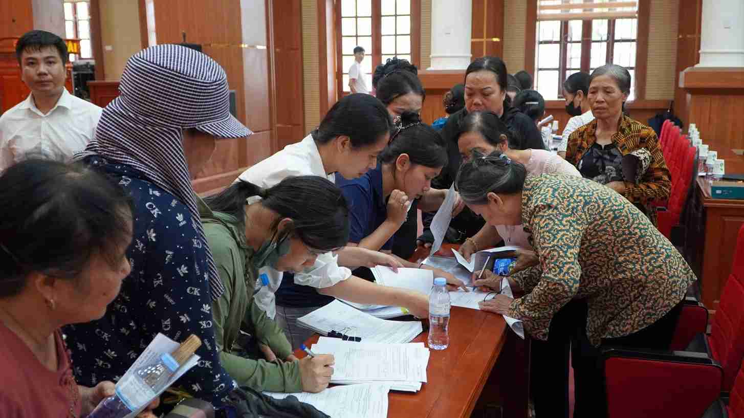 People basically agree with the proposed compensation and support plan. Photo: Phu Thai Commune