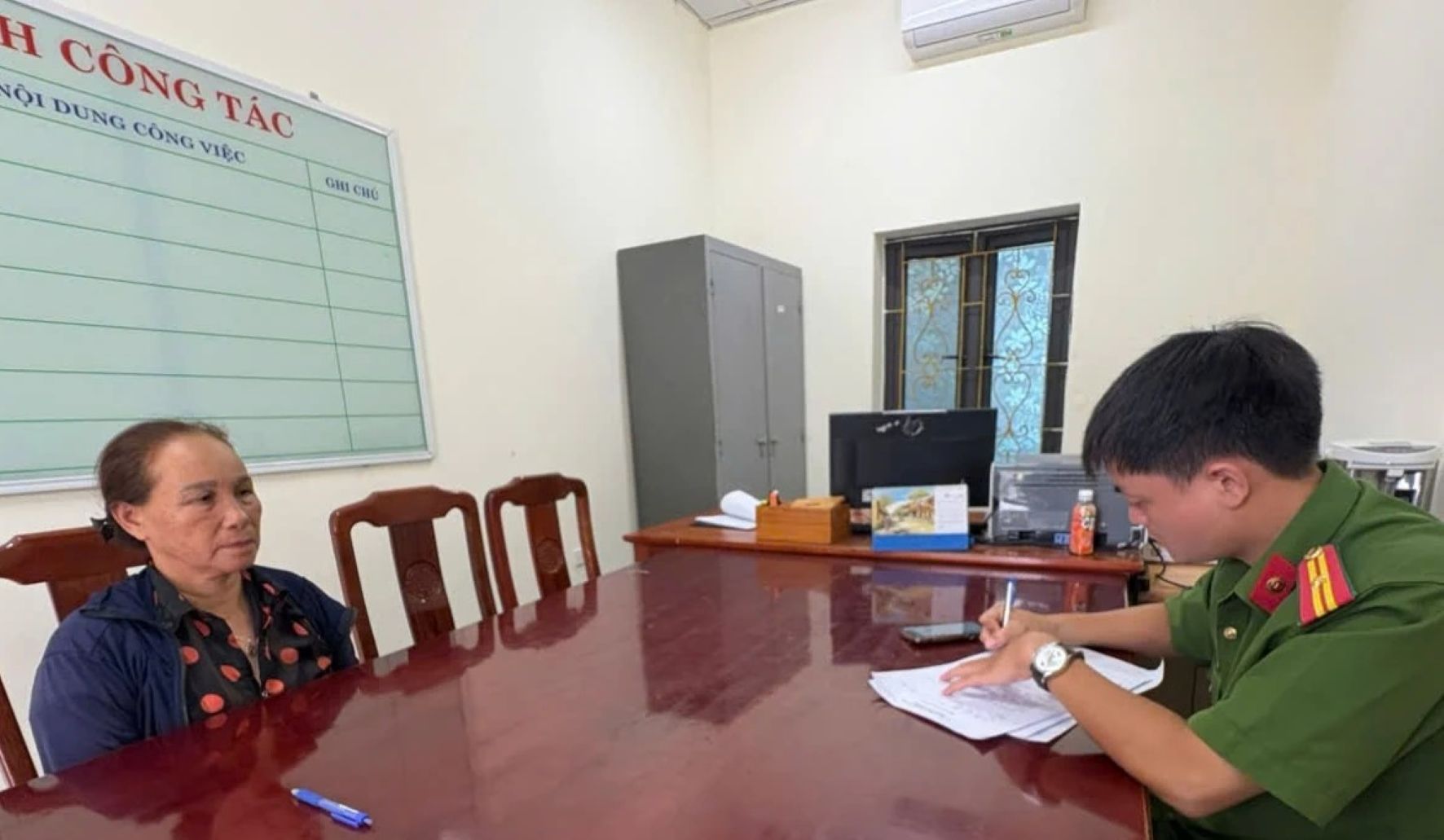 Bà Lê Thị Thê tại cơ quan Công an. Ảnh: CATH
