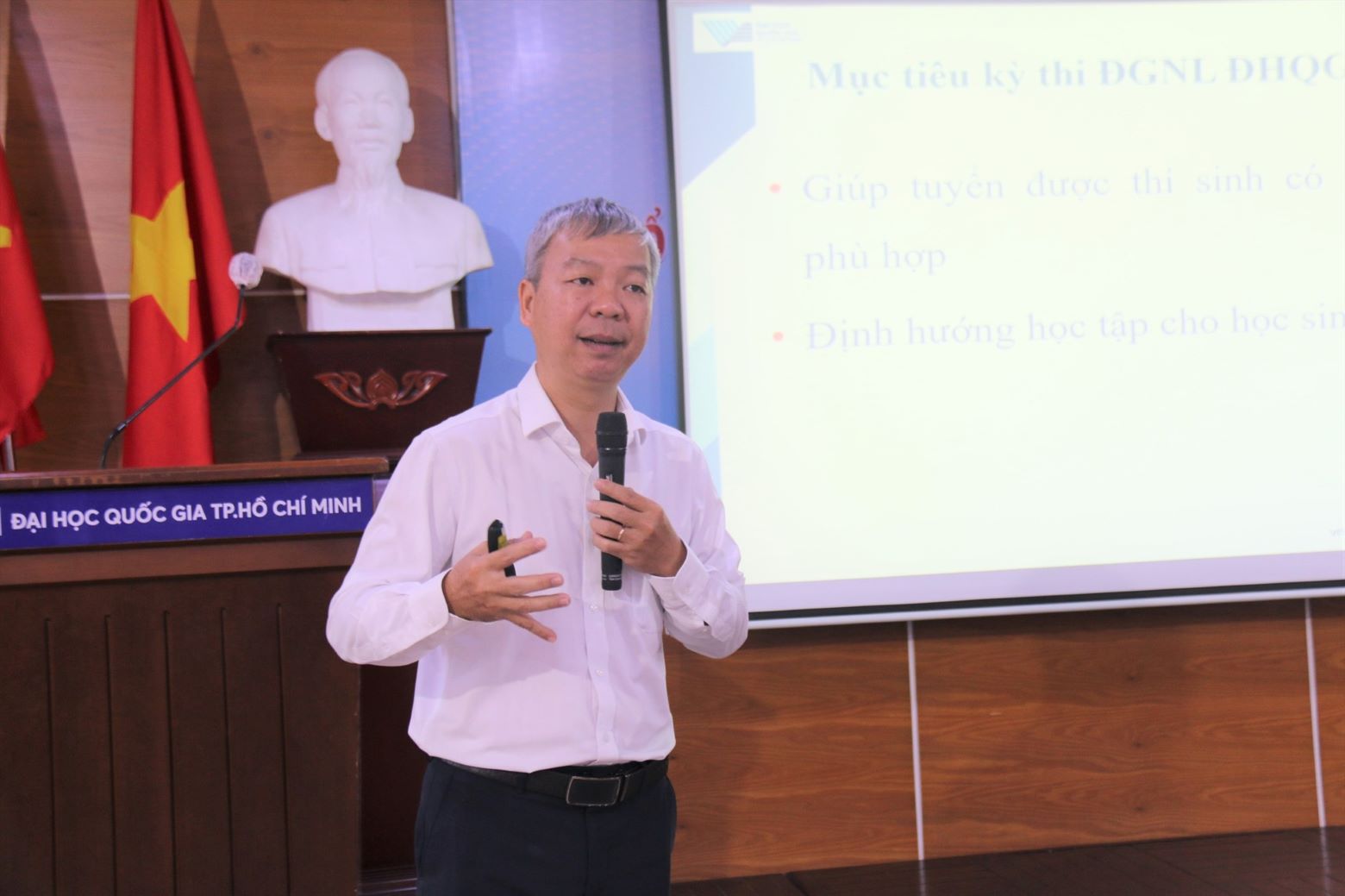 Dr. Nguyen Quoc Chinh was appointed as Vice Rector of the International University. Photo: VNU-HCM