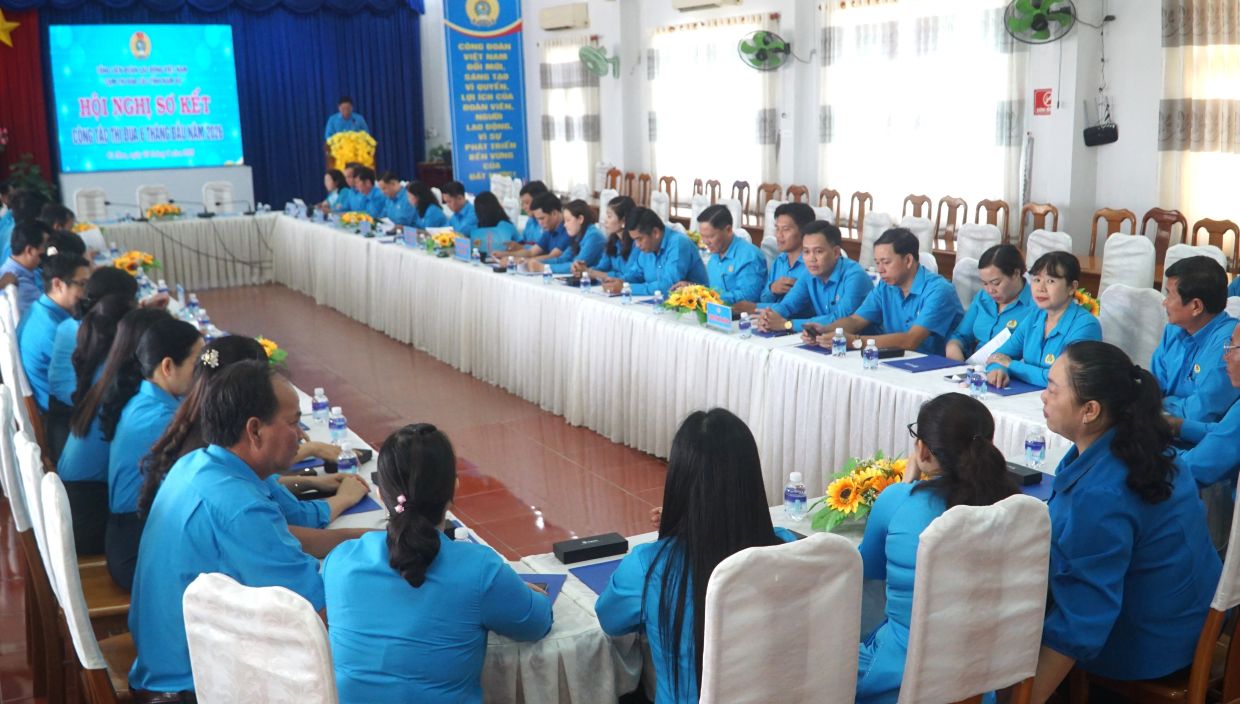 Cụm thi đua các tỉnh Nam Bộ sơ kết công tác 6 tháng đầu năm tại Cà Mau. Ảnh: Nhật Hồ.