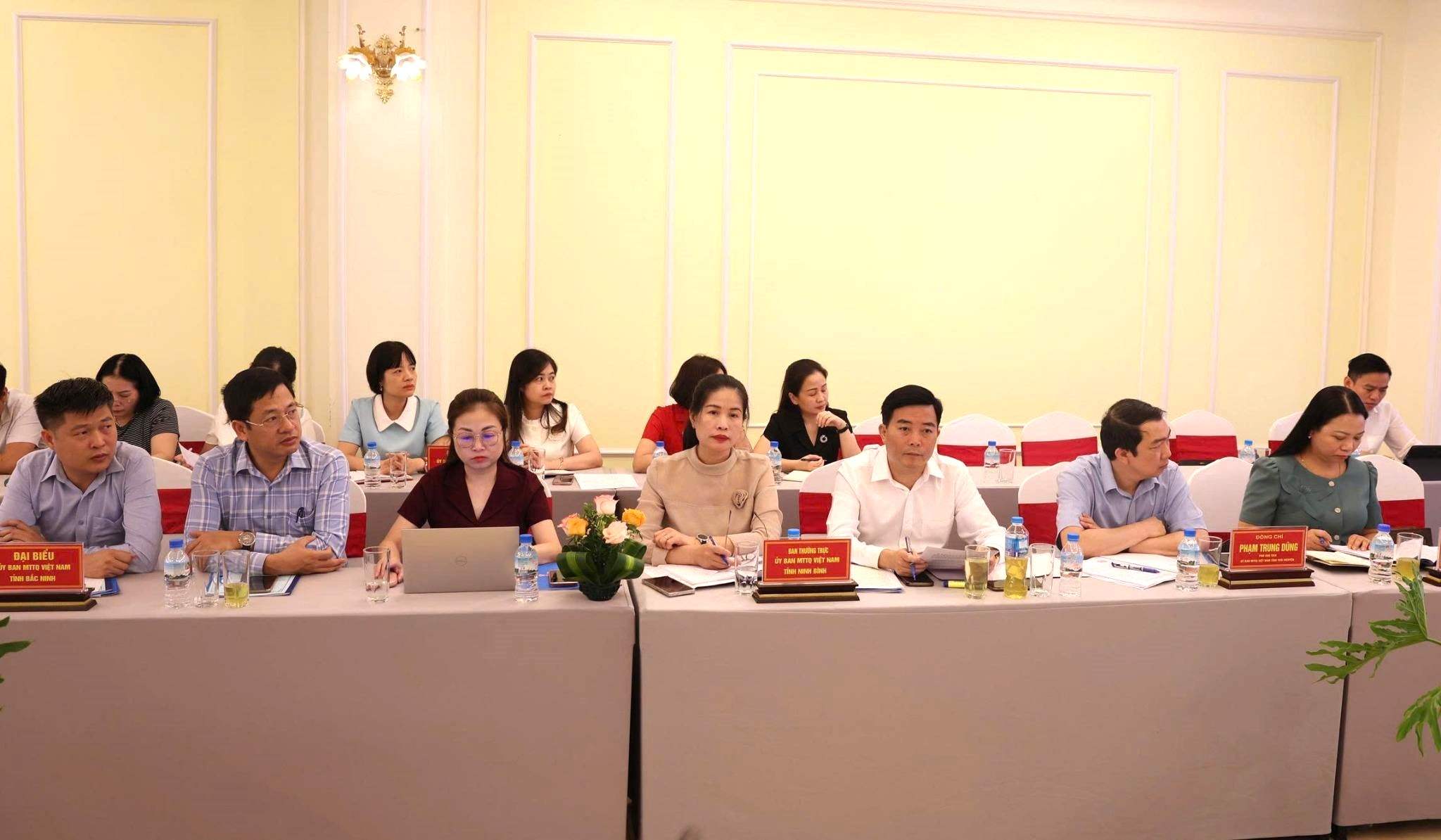 Các đại biểu thảo luận tại hội nghị. Ảnh: Nguyễn Trường