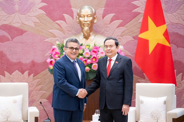 Politburo Member, National Assembly Chairman Tran Thanh Man receives Palestinian State Ambassador Saadi Salama. Photo: Quochoi. vn