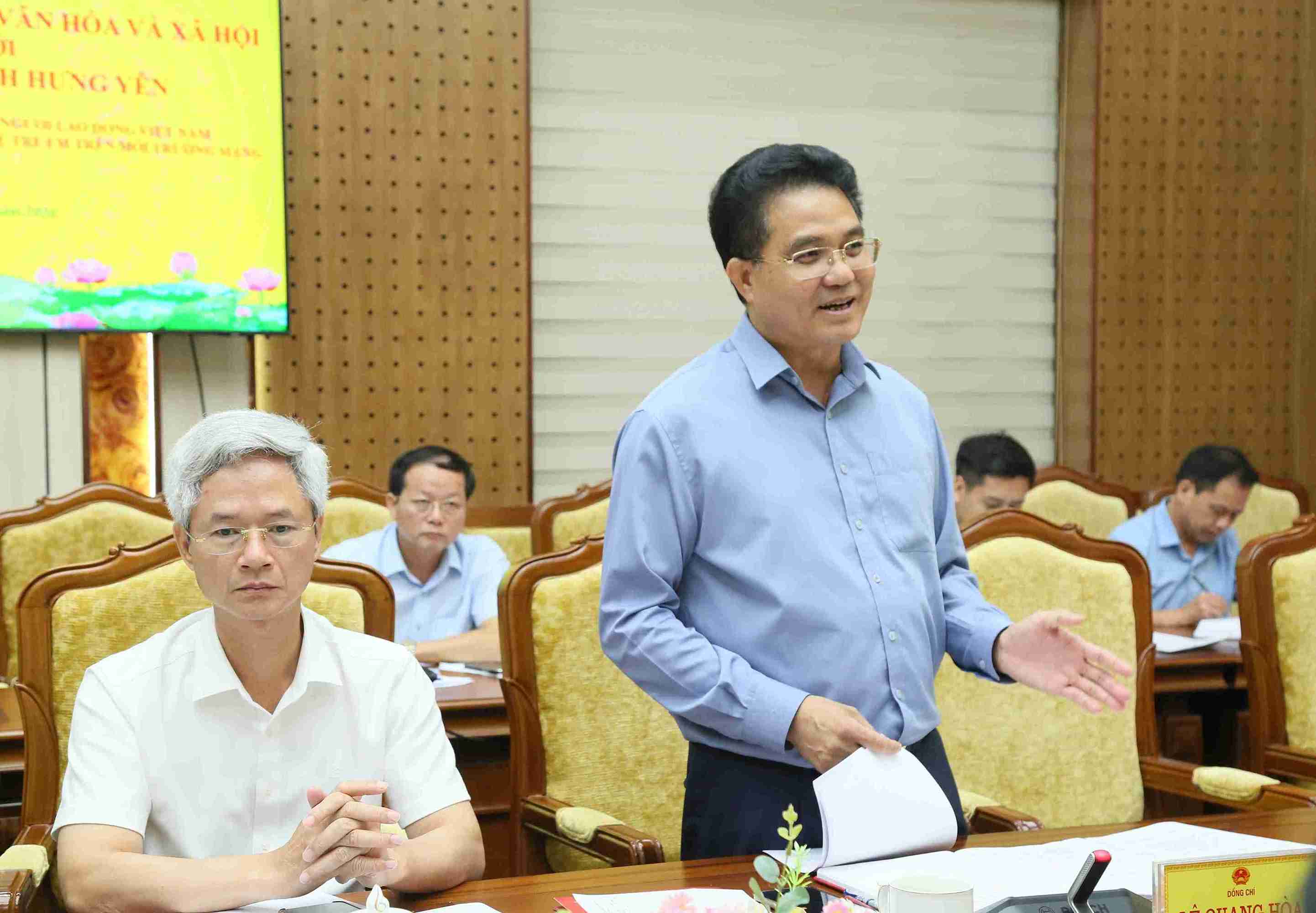 Phó Chủ tịch UBND tỉnh Lê Quang Hòa phát biểu tại buổi làm việc.