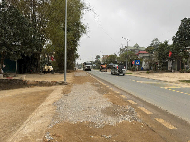 Carretera Ho Chi Minh que atraviesa la antigua provincia de Hoa Binh. Foto: Yen San