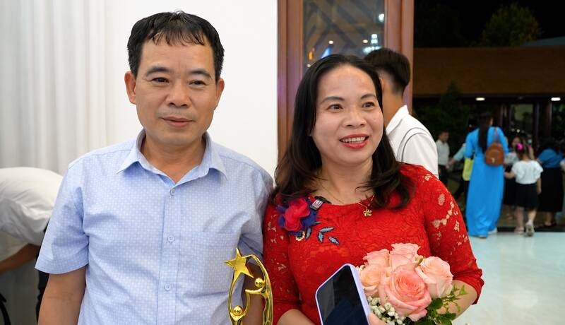 Ms. Nguyen Thu Huong's family is a model of sharing, responsibility, dedication and a tradition of studiousness. Photo: Ha May