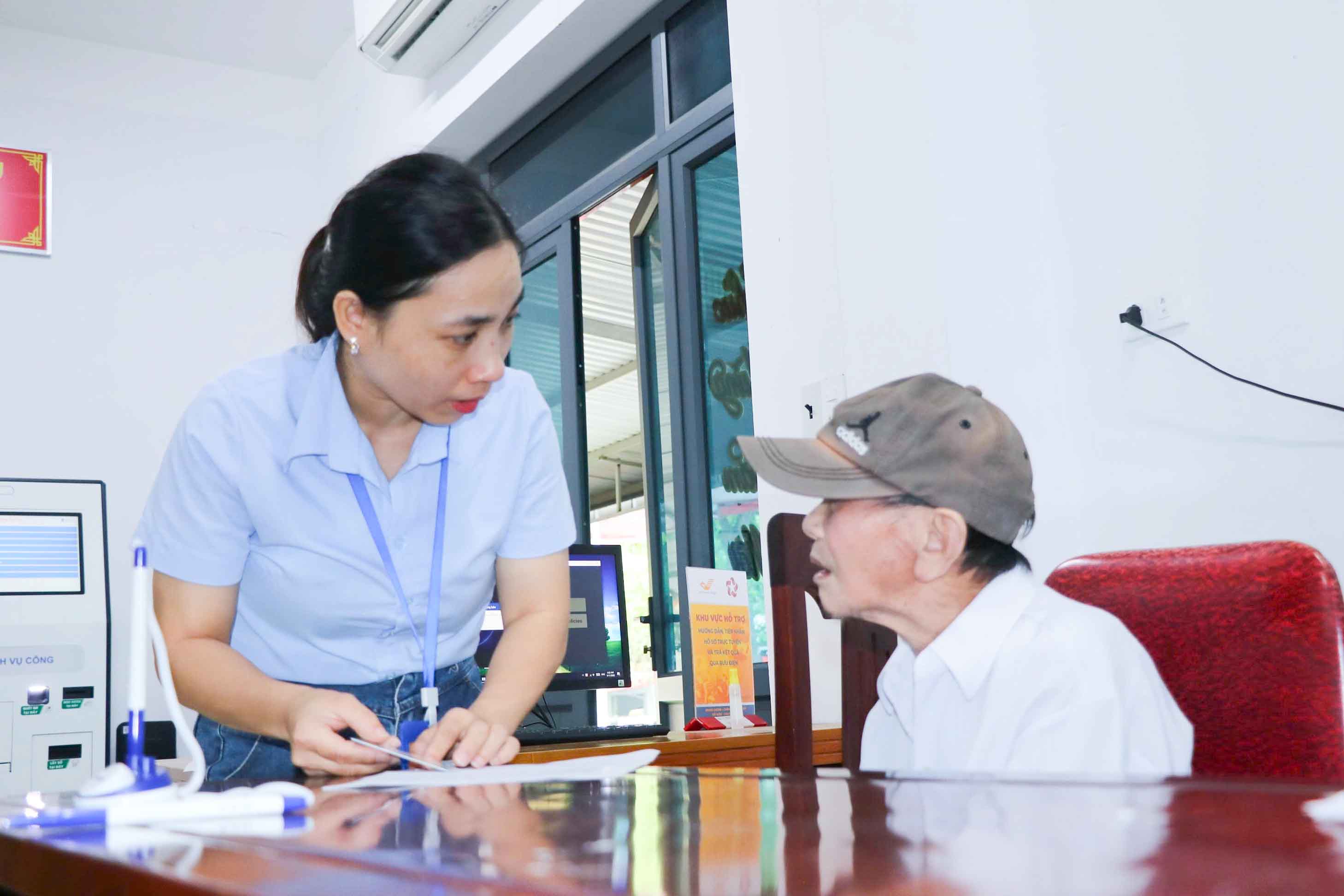 Nghe An Provincial Party Committee agreed to pilot the system of criteria and KPI software for cadres, civil servants, and public employees in the provincial political system. Photo: Duy Chuong