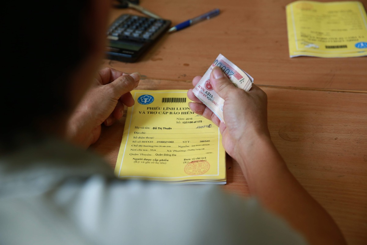 The Ministry of Home Affairs is seeking opinions on the draft Law amending and supplementing a number of articles of the Law on Social Insurance. Photo: Hai Nguyen