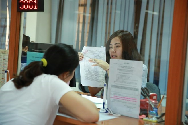 La ville de Hanoï compte encore environ 17 000 personnes qui n'ont pas effectué de procuration pour percevoir une pension de retraite. Photo: Hải Nguyễn.