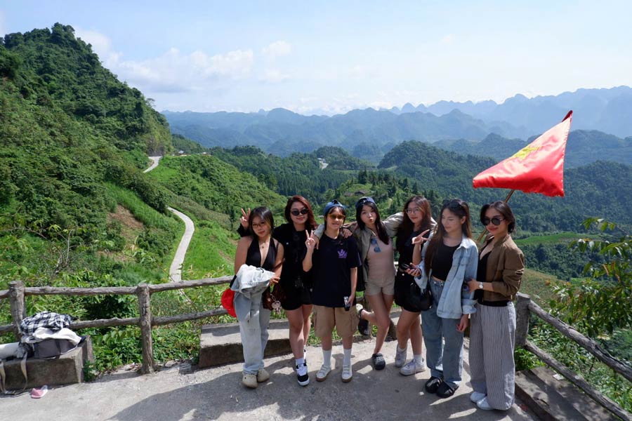 Ngành du lịch có môi trường làm việc năng động, giàu trải nghiệm và cơ hội việc làm rộng mở. Ảnh: Thanh Hằng