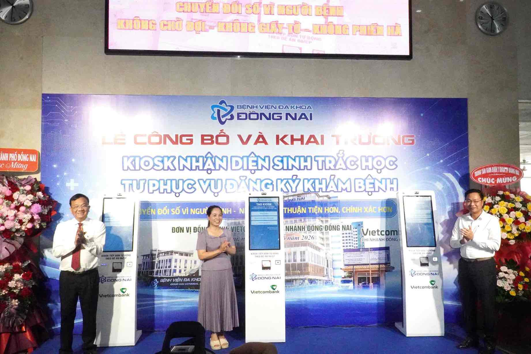Dong Nai General Hospital announces and inaugurates biometric identification system, serving medical examination registration. Photo: HAC