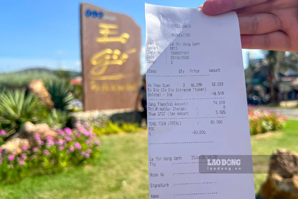 Eo Gió thu 40.000 đồng/lượt vào chiều 23.6. Ảnh: Hoài Phương