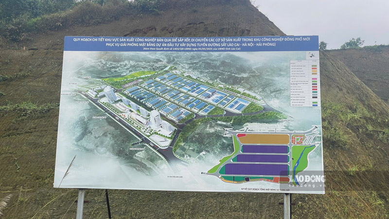Dự án san gạt mặt bằng và hạ tầng kỹ thuật khu Bản Qua, xã Bát Xát. Ảnh: Đinh Đại