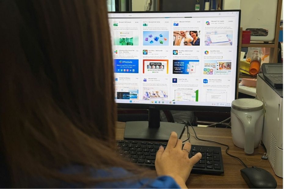 Using unlicensed Windows and Office in some cases may be penalized or criminally prosecuted. Photo: Bach Duong