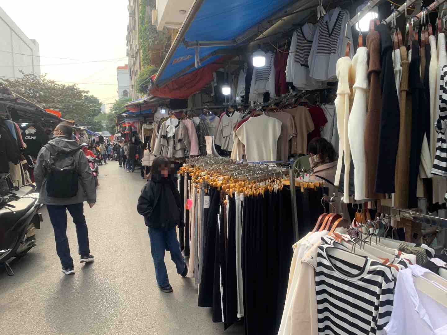 The relocation and clearance of Nha Xanh market will be considered. Photo: Nhat Minh