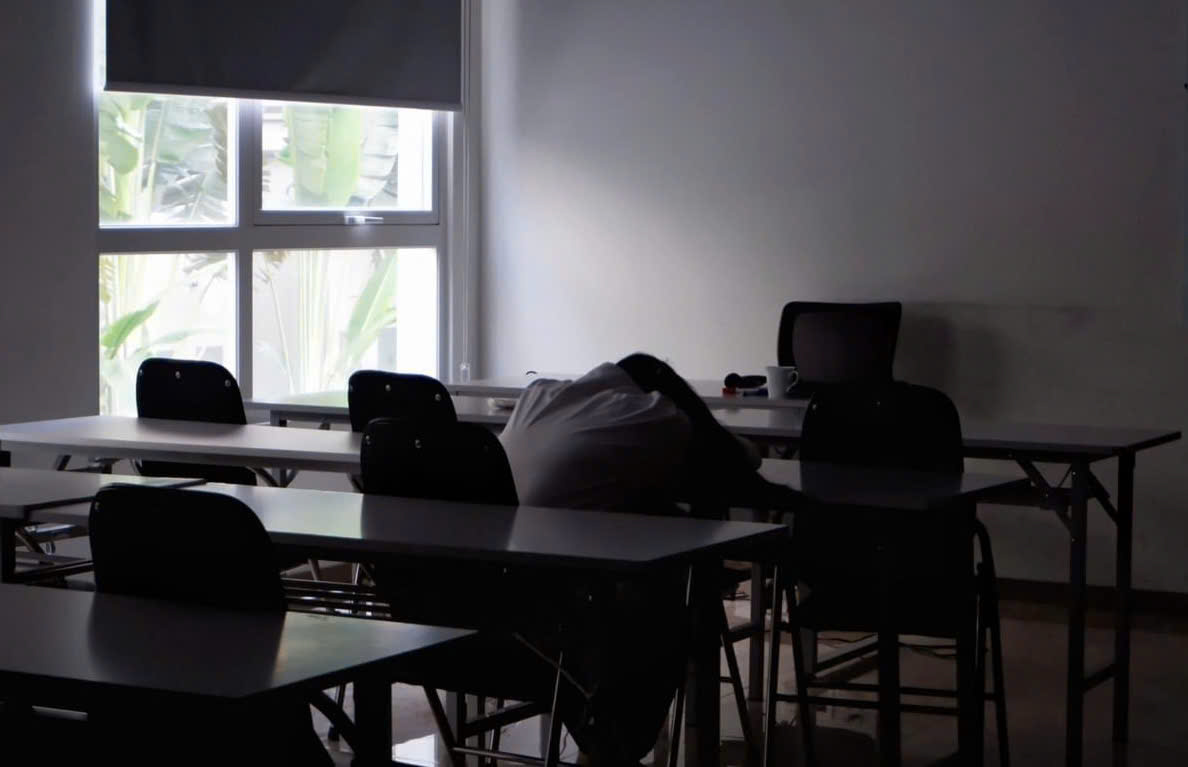 Disciplinary handling procedure: Students with violations must make self-criticism reports and self-recognize disciplinary actions. Photo: Anh Duc