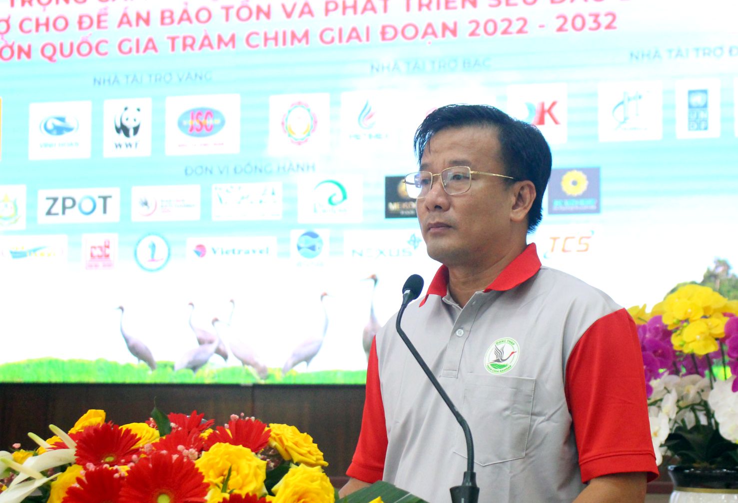 Phó Chủ tịch UBND tỉnh Đồng Tháp Nguyễn Phước Thiện phát biểu tại chương trình tiếp nhận Sếu đầu đỏ. Ảnh: Thanh Mai