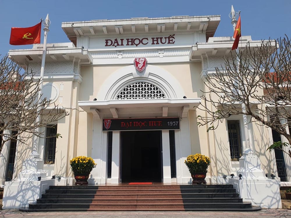 The Ministry of Education and Training is seeking opinions on a new draft on considering, recognizing and appointing professors and associate professors in the direction of directly delegating power to higher education institutions. Photo: Tuong Minh