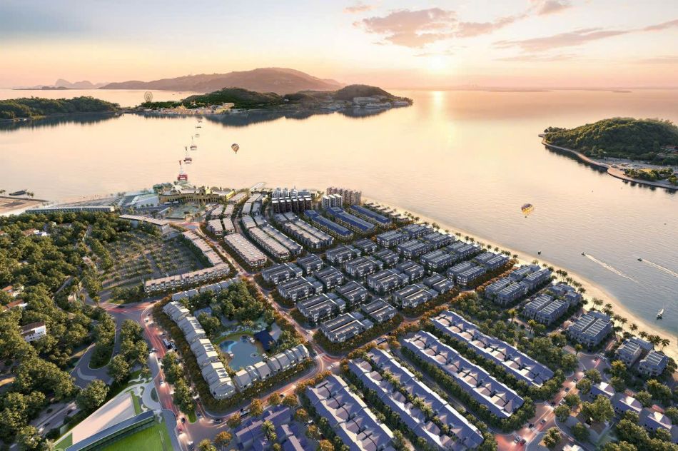 Vinhomes Pearl Bay possesses rare golden coordinates, one step touching the blue sea, one step harmonizing with the vibrant economy of Nha Trang Bay. Photo: Vinhomes