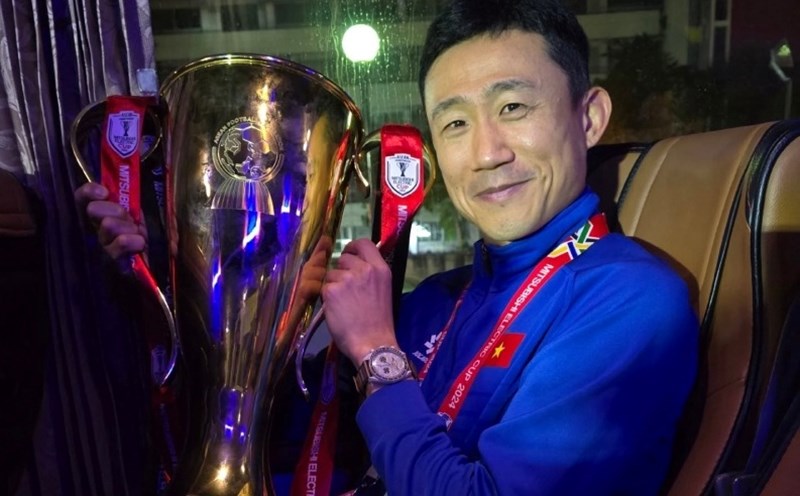 Trợ lý Choi Won-kwon từng là cánh tay phải của huấn luyện viên Kim Sang-sik tại ASEAN Cup 2024. Ảnh: VFF