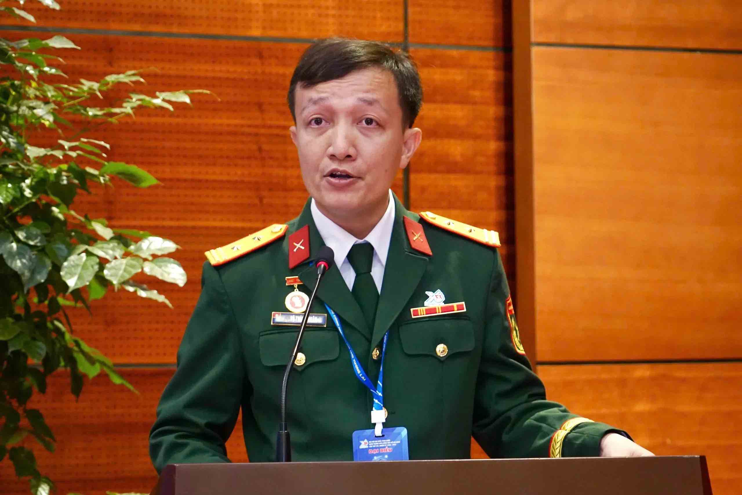 El teniente coronel Vo Thanh Nhan participa en el Foro "Juventud vietnamita autónoma, segura de sí misma, autosuficiente, autosuficiente, orgullosa de su nación" en el marco del Congreso Nacional de la Unión de Jóvenes Comunistas Ho Chi Minh. Foto: Tran Cuong