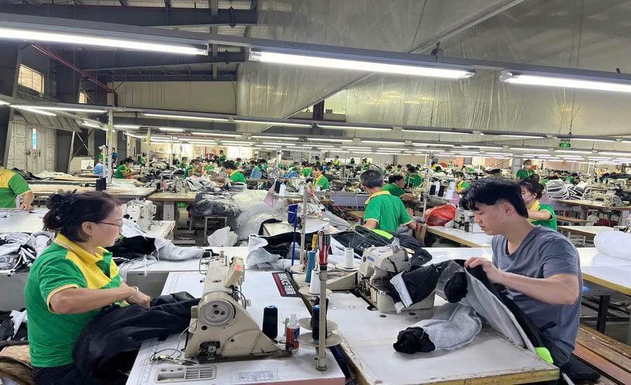 Many workers actively improve their skills to increase productivity and improve their lives. Photo: Minh Phuong