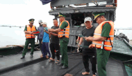 Hue City fishermen are supported to reach out to sea and stick to the sea. Photo: Vo Tien