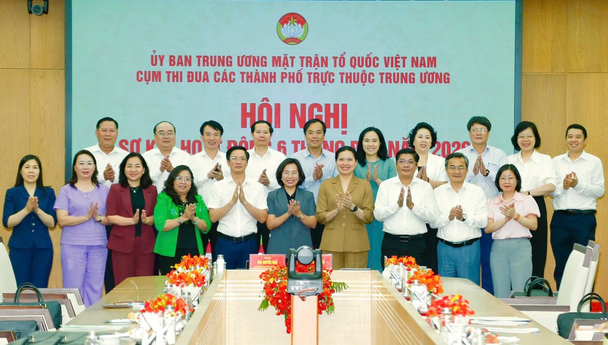 Emulation cluster of the Vietnam Fatherland Front Committee of centrally-run cities summarizes activities in the first 6 months of 2026. Photo: Thanh Phuong