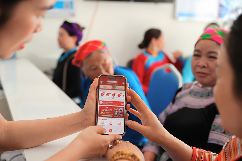 If the phone number is revoked due to not being confirmed according to regulations, users may encounter risks when using linked accounts. Photo: VNPT