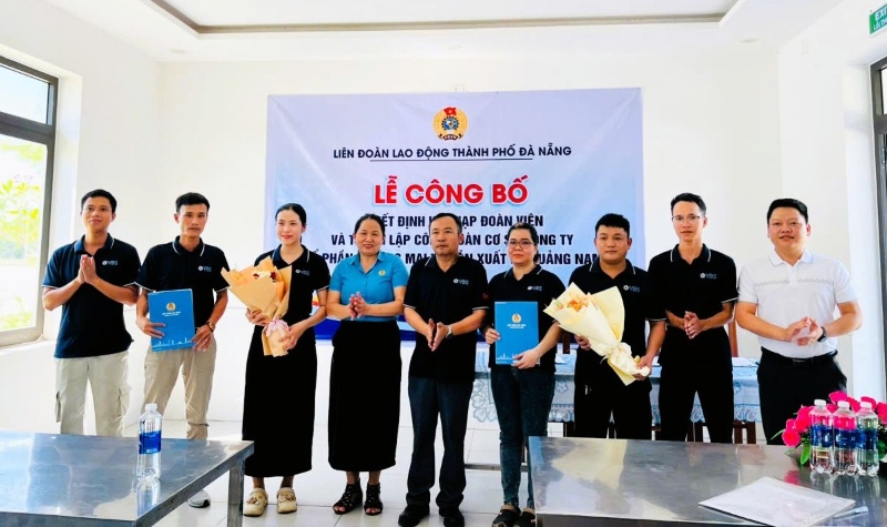 Da Nang establishes grassroots trade union at Quang Nam Stone Company. Photo: DVCC