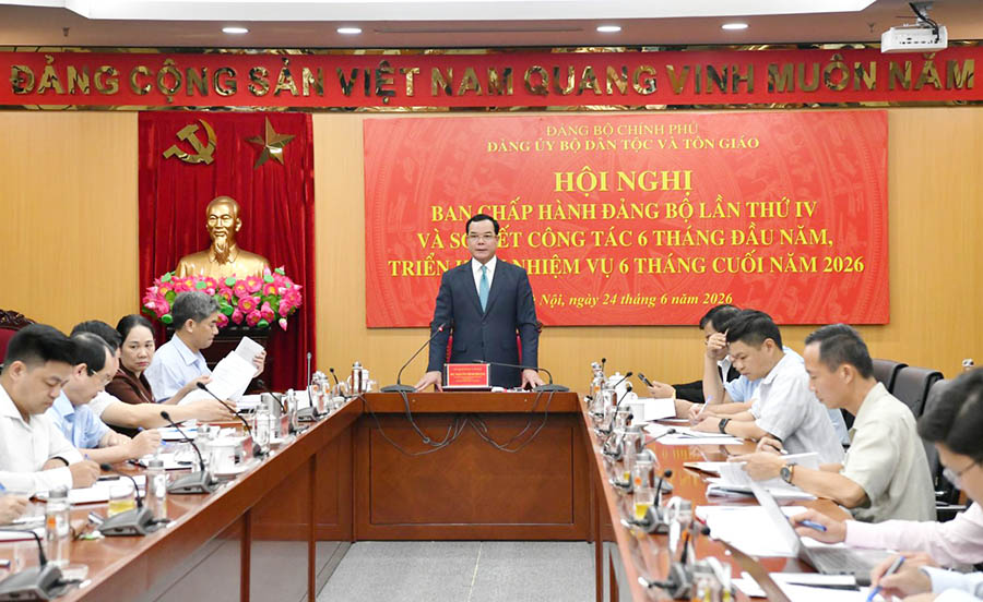 Bí thư Đảng ủy, Bộ trưởng Bộ Dân tộc và Tôn giáo Nguyễn Đình Khang chủ trì Hội nghị. Ảnh: Bộ DTTG