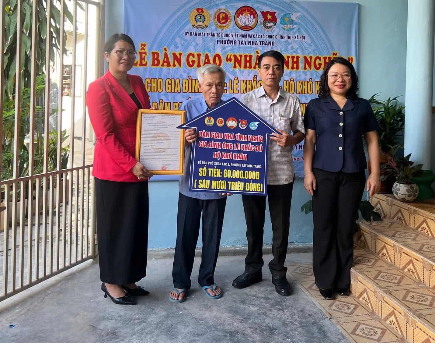 Tay Nha Trang Ward supports house repairs for disadvantaged families. Photo: Kien Cuong