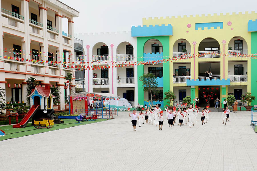 Trường Mầm non Hòa Phong, phường Việt Trì được đầu tư cơ sở vật chất, đáp ứng yêu cầu nâng cao chất lượng chăm sóc, giáo dục trẻ. Ảnh: Cổng TTĐT Phú Thọ