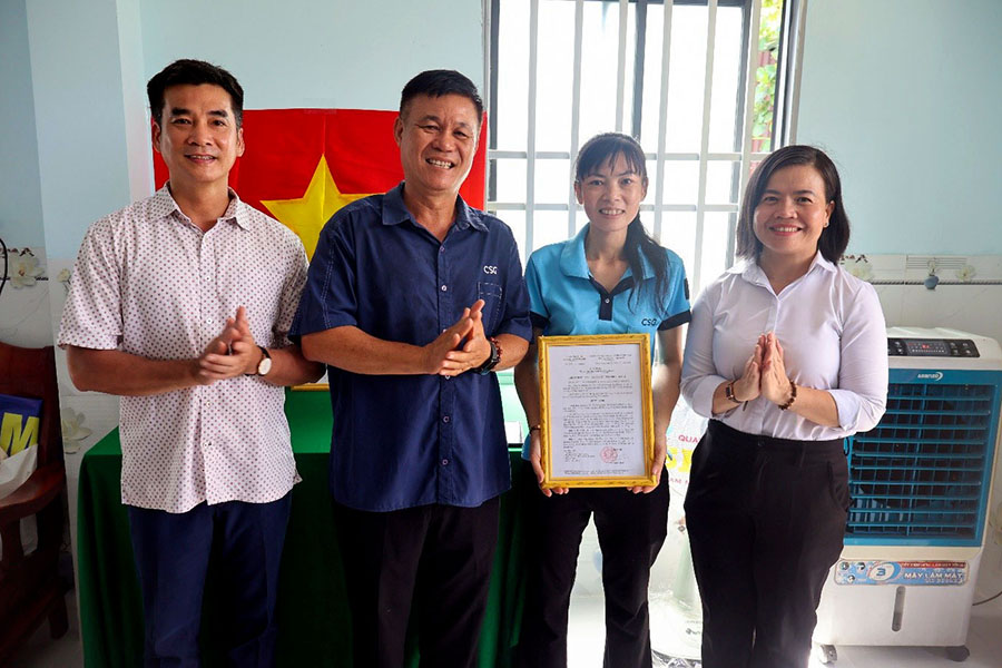 Đồng Nai trao Mái ấm Công đoàn cho công nhân khó khăn