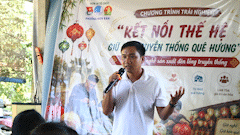 Mr. Le Vinh Ha left the city to return to his hometown, building a lantern production facility with a production output of 500 lanterns/day. Photo: Thanh Huyen