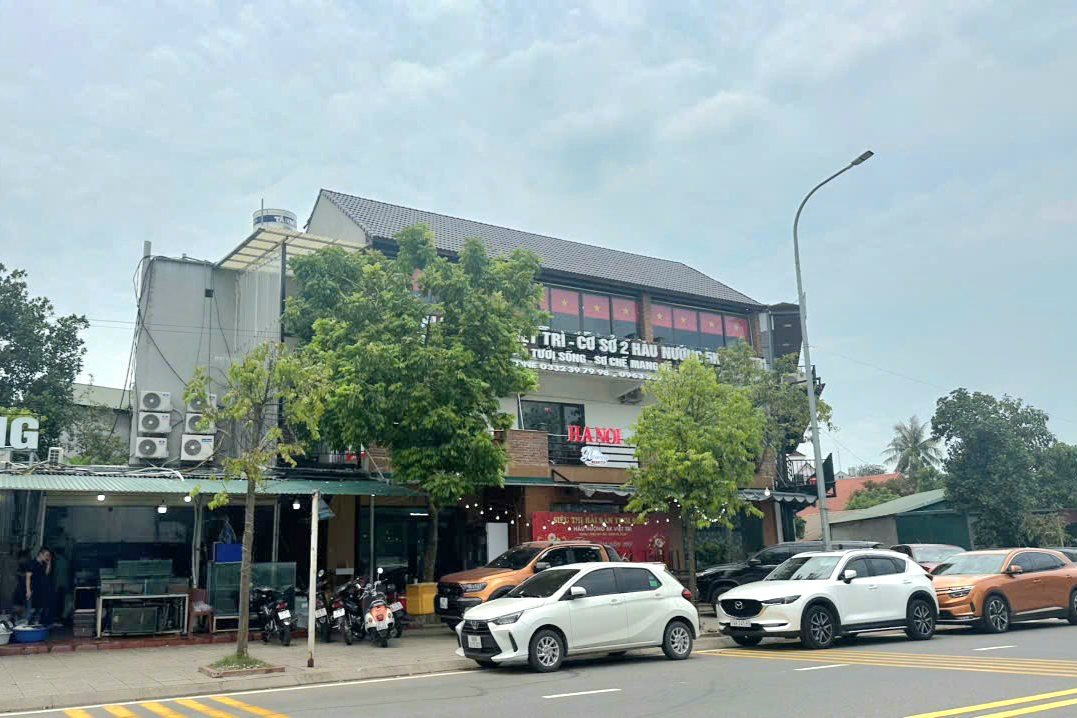 Quán hải sản nơi xảy ra vụ việc thanh niên mời bạn gái cùng nhóm bạn đi ăn với hóa đơn thanh toán 16 triệu đồng. Ảnh: Đức Hoàng