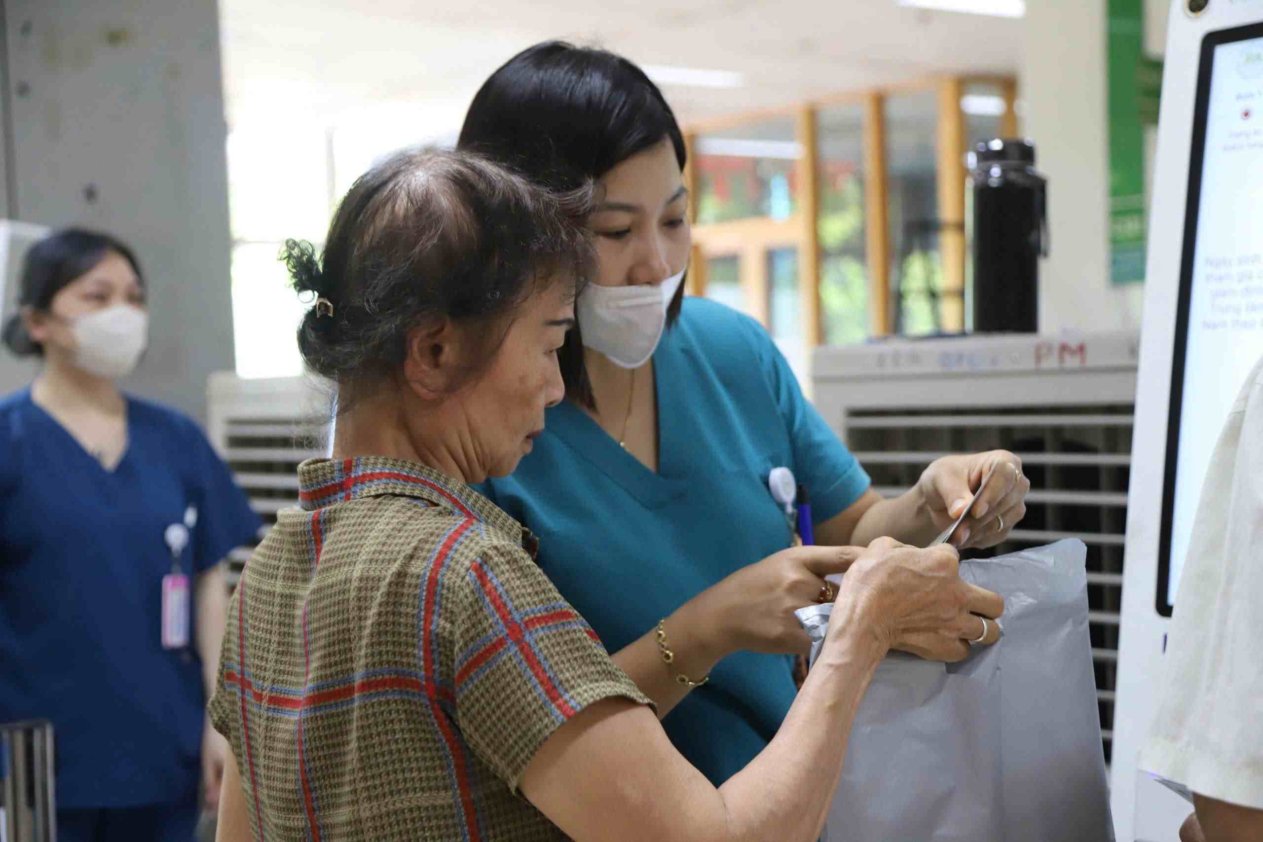 No referral letter required, patients enjoy additional health insurance benefits from 1. 7. Photo: Van Anh