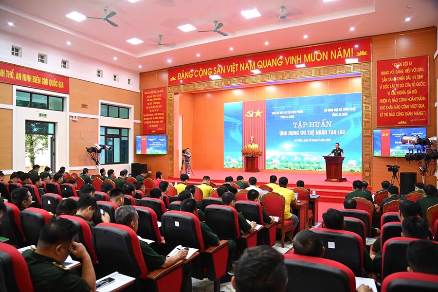 Ban Chỉ huy Bộ đội Biên phòng Lai Châu tổ chức lớp tập huấn ứng dụng AI cho 120 cán bộ. Ảnh: Cổng TTĐT Lai Châu