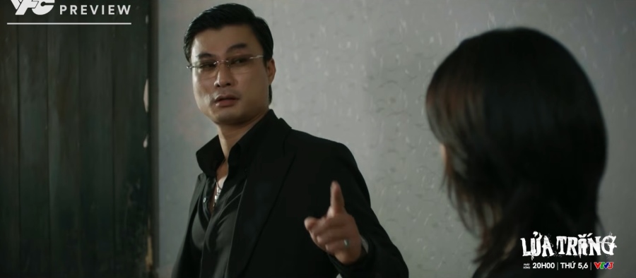 Cương đổi chỗ ở cho Mai vì biết cô đang gặp nguy hiểm. Ảnh: VFC. 