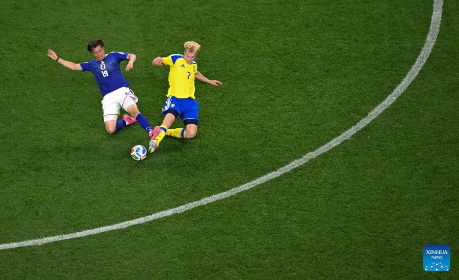 Live football Japan vs Sweden at World Cup 2026.