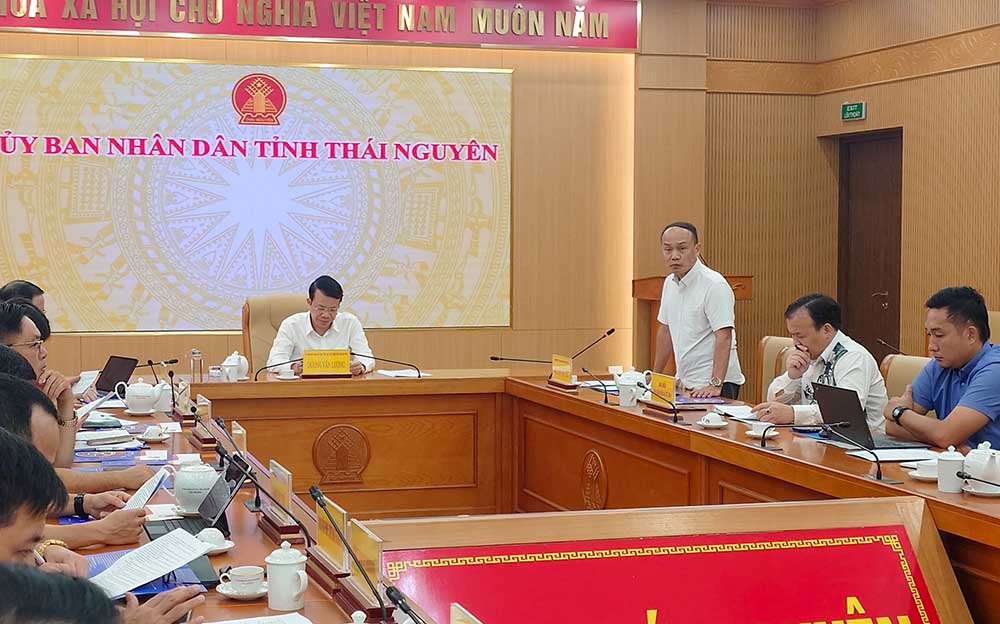 Thai Nguyen Provincial People's Committee and Vietnam Football Federation meet to deploy preparations for the friendly match between Vietnam and Myanmar national teams. Photo: VFF
