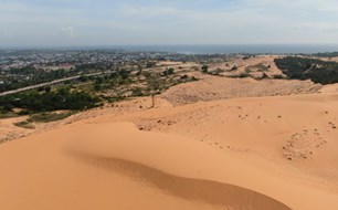 Khu vực Đồi Cát Bay Mũi Né có 130 ngôi mộ cần tìm thân nhân