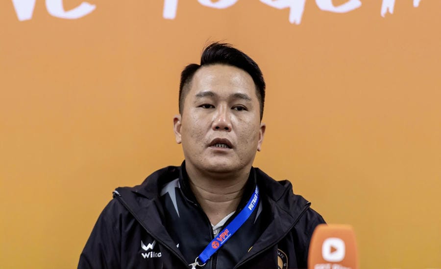 Coach Mai Xuan Hop. Photo: Hoang Minh