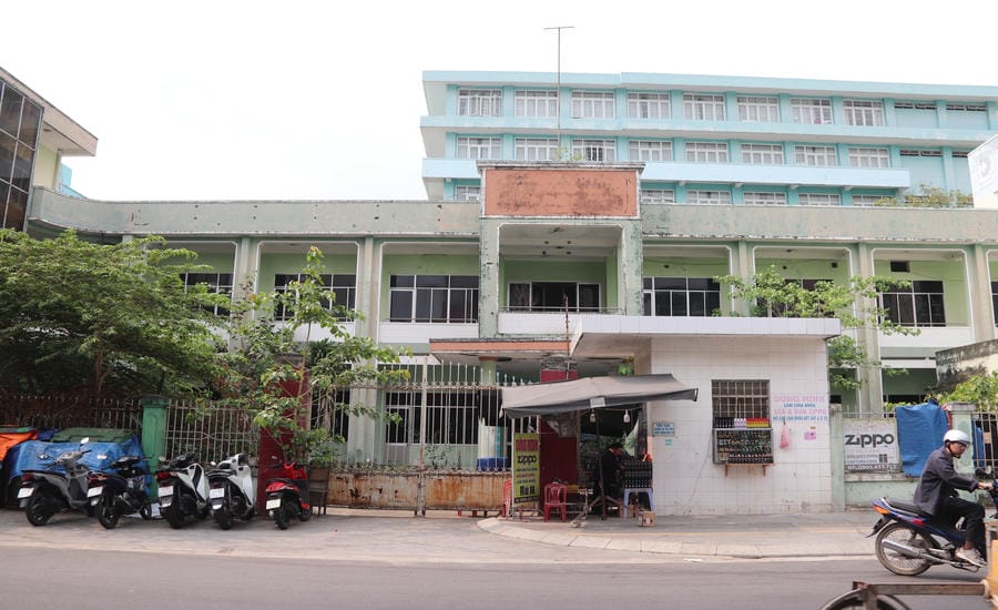 The old headquarters on Hung Vuong street has been closed for many years. Photo: Nguyen Linh